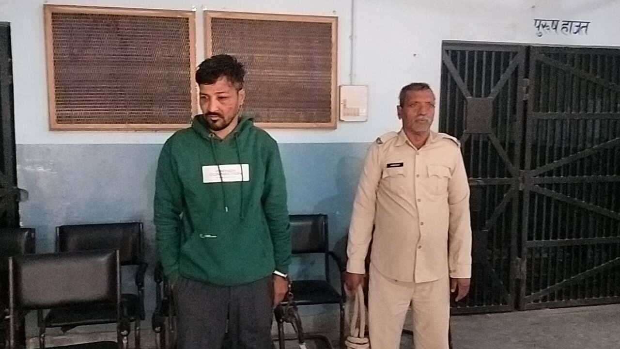 एएनएम से छेड़खानी का प्रयास व छिनतई, आरोपित गिरफ्तार