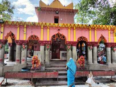 पथरगामा में नववर्ष की तैयारियों के बीच पिकनिक स्पॉट पर सैलानियों की बढ़ी रुचि