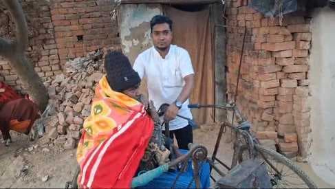 समाजसेवी मोहम्मद साबीर ने वितरित किये 200 कंबल