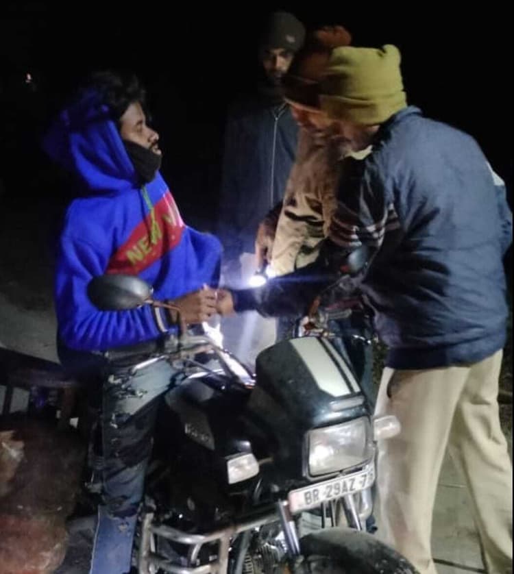 गोपालगंज पुलिस बैंक, एटीएम और बाजारों में कर रही जांच