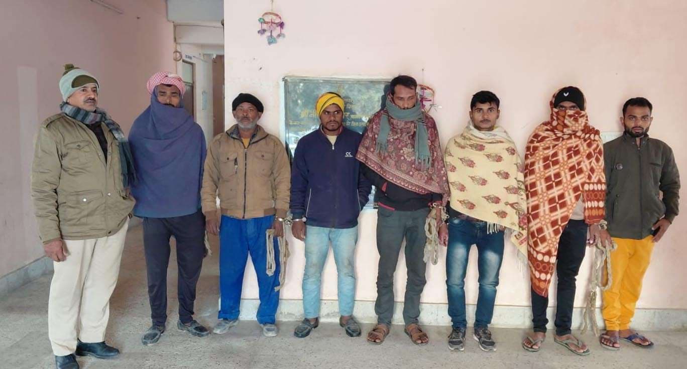 सात शराबी गिरफ्तार