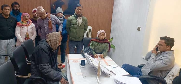 hajipur news. एसडीओ के निरीक्षण में सीएचसी से गायब मिले कई कर्मचारी