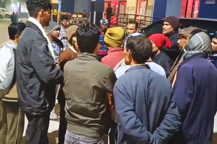 गर्म छड़ से शरीर दागा, हाथ तोड़ा, कान को काट डाला..., बिहार में फेरी वाले को भीड़ ने बेरहमी से पीट-पीटकर मार डाला