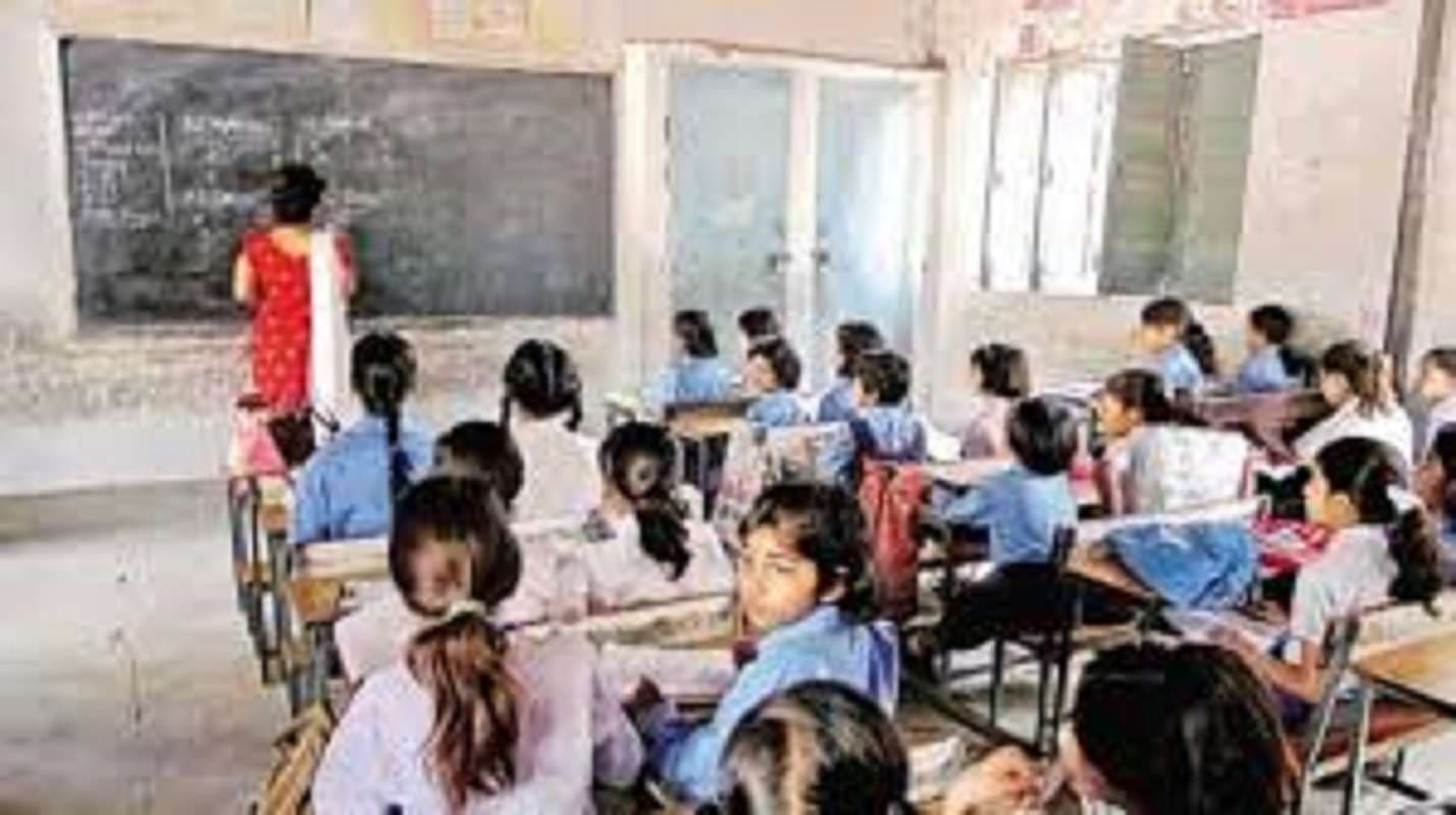 Bihar News: बिहार के सरकारी स्कूलों में बदल गया हाजिरी का तरीका, अब टैबलेट से होगी उपस्थिति दर्ज