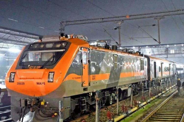Amrit Bharat Express: बनारस-सियालदह अमृत भारत को मंजूरी, इस जिले में होगा स्टॉपेज, हफ्ते में 3 दिन परिचालन