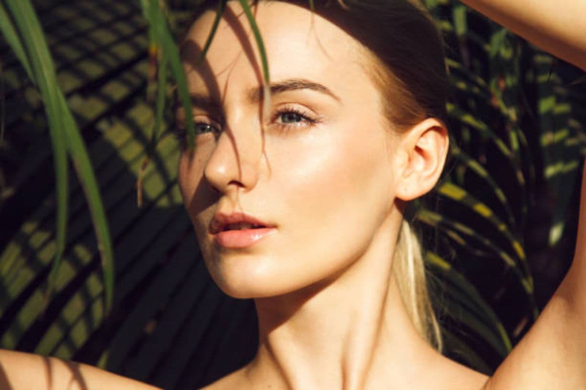 Beauty Care Tips: चेहरे पर लाएं नेचुरल ग्लो, स्किन केयर के लिए फॉलो करें ये जरूरी टिप्स