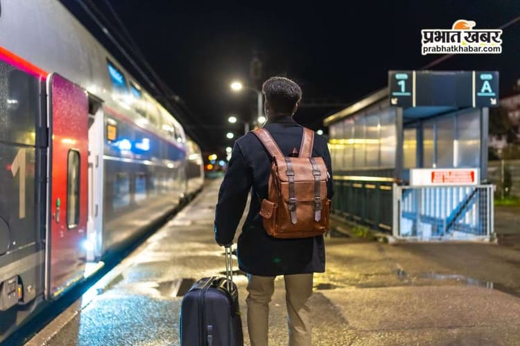 कोहरे का कहर! राजधानी सहित अवध-असम और जानकी एक्सप्रेस घंटों लेट