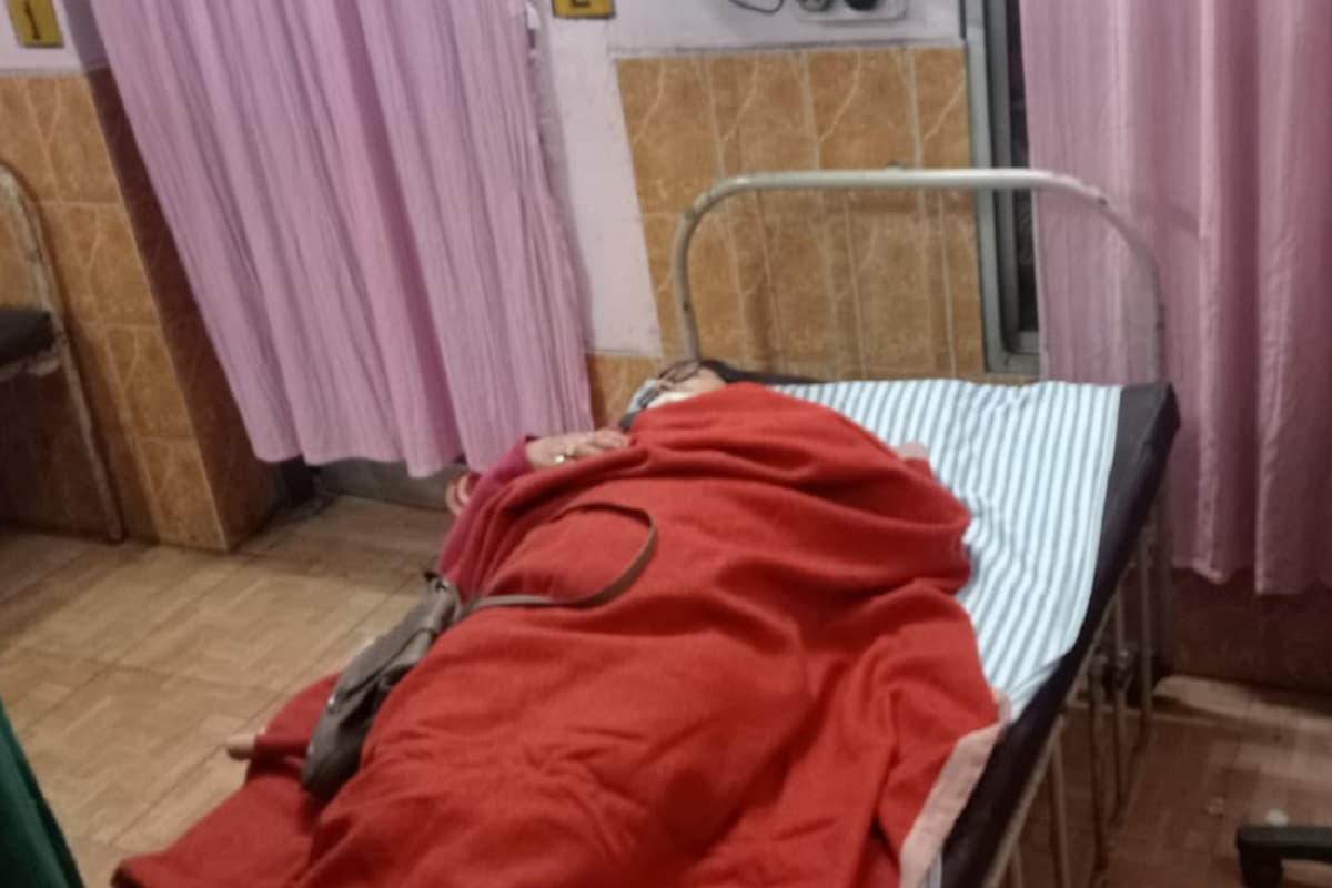 Bokaro Crime News: рдЬрдЧрджрдВрдмрд╛ рдХреЛрд▓ рдлреИрдХреНрдЯреНрд░реА рдХреА рдорд╛рд▓рдХрд┐рди рдкрд░ рдЧреЛрд▓реАрдмрд╛рд░реА, рдорд╛рдВ-рдмреЗрдЯреЗ рдХреА рдореБрд╢реНрдХрд┐рд▓ рд╕реЗ рдмрдЪреА рдЬрд╛рди