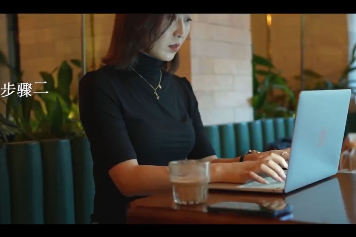 CIA Posts Mandarin Video Showing How to be Safely Share information agency recruiting Chinese spies.