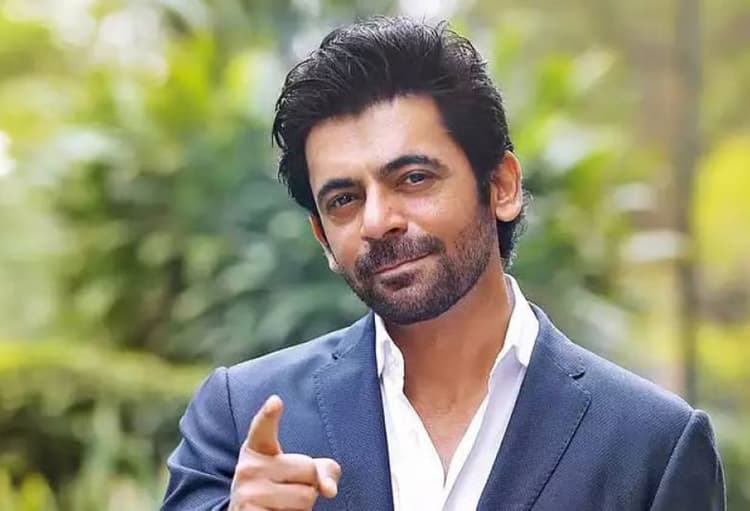 The Kapil Show: दादाजी की धोती पर गाना लिखते थे सुनील ग्रोवर, खुले मंच पर किया खुलासा