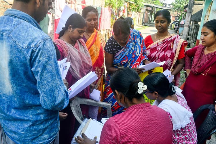 बंगाल में 14 फरवरी के बाद भी जारी रह सकती है एसआईआर की हियरिंग, इलेक्शन कमीशन ने दिये संकेत