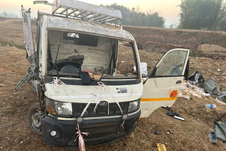 Gumla News: हाइवा ने पिकअप को मारी टक्कर, 5 लोगों की मौत, मृतक रांची और हजारीबाग के