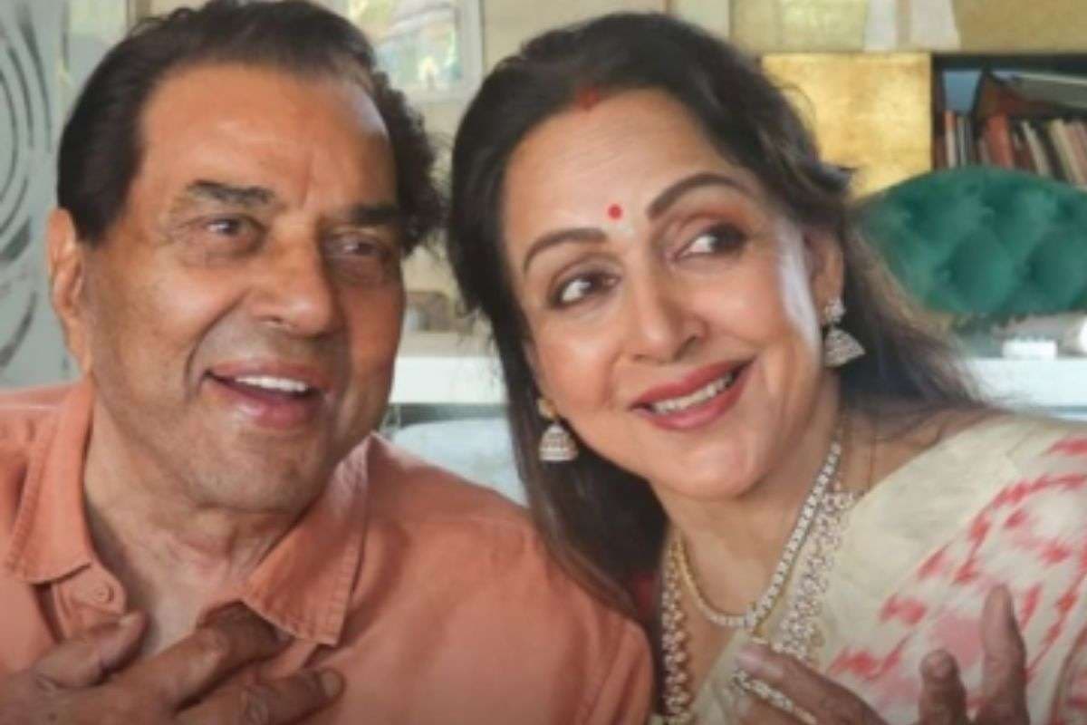 Dharmendra Prayer Meet Controversy: धर्मेंद्र के लिए रखी गईं अलग-अलग प्रेयर मीट पर हेमा मालिनी ने तोड़ी चुप्पी, बोलीं- हमारे परिवार का निजी मामला है Dharmendra Prayer Meet Controversy: धर्मेंद्र के लिए रखी गईं अलग-अलग प्रेयर मीट पर हेमा मालिनी ने तोड़ी चुप्पी, बोलीं- हमारे परिवार का निजी मामला है