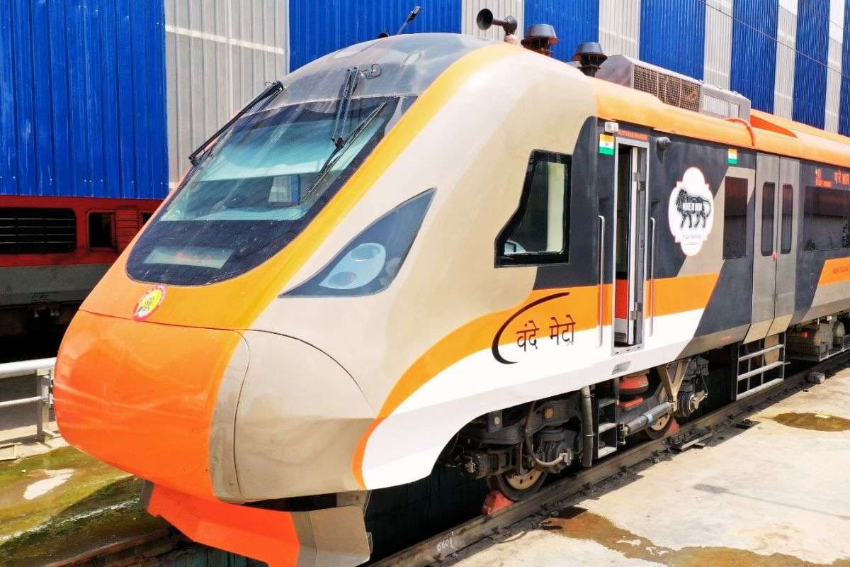 विधानसभा चुनाव 2026 से पहले पीएम मोदी बंगाल और असम को देंगे स्लीपर वंदे भारत की सौगात