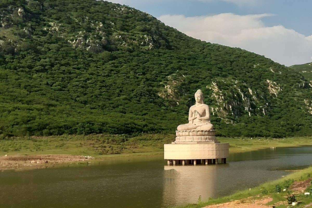 Bihar Tourism: राजगीर में 1 मार्च से शुरू होगा जादुई लेजर शो, पानी पर दिखेगी बुद्ध और महावीर की गाथा Bihar Tourism: राजगीर में 1 मार्च से शुरू होगा जादुई लेजर शो, पानी पर दिखेगी बुद्ध और महावीर की गाथा