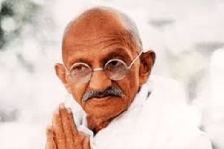 झारखंड के चाईबासा में आज भी जिंदा हैं बापू की यादें: खाटिया छोड़ चटाई पर बैठ गए थे महात्मा गांधी, मिट्टी की हांडी वाली चाय का लिया स्वाद