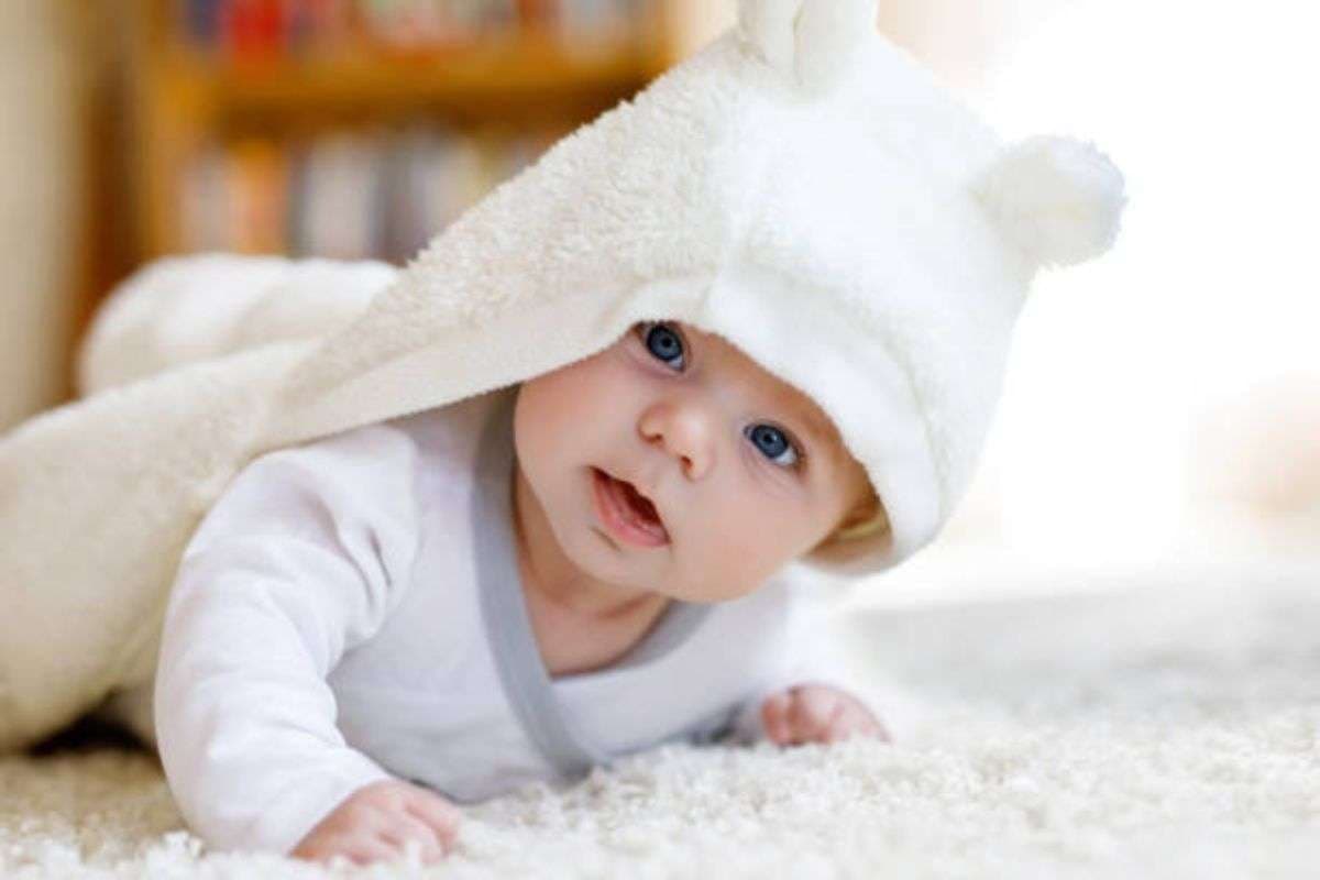 Modern Christian Baby Boy Names 2026: आपके जिगर के टुकड़े पर खूब जचेगा ये प्यारा और मॉडर्न नाम