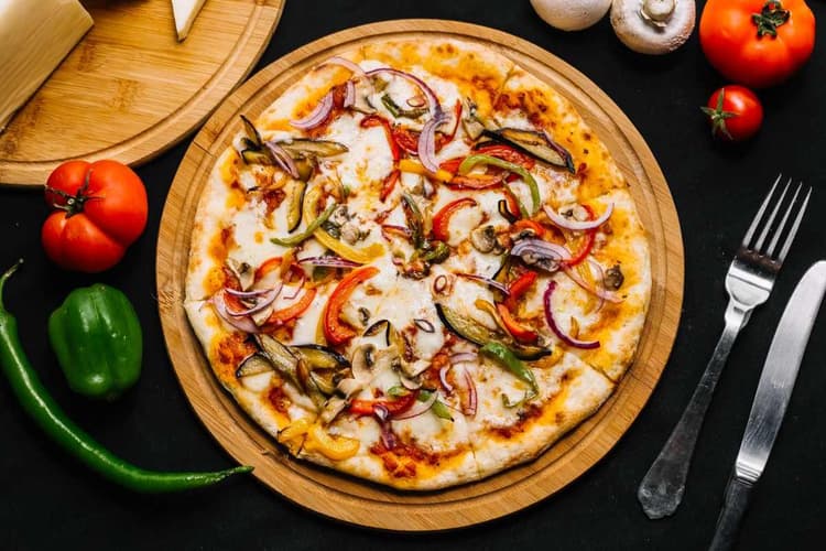 Paneer Mushroom Pizza: घर पर बनाएं टेस्टी पनीर मशरूम पिज्जा, बच्चों से लेकर बड़ों को आएगा खूब पसंद