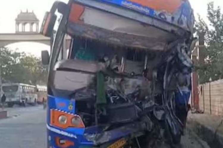 कोहरे का कहर! कोटपूतली में पिकअप से भिड़ी रोडवेज बस, 25 यात्री घायल, मची चीख-पुकार