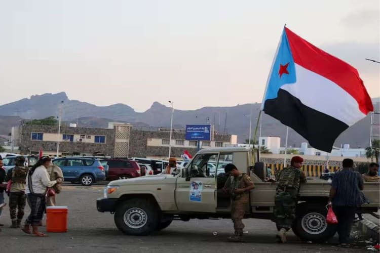 UAE के जाते ही सऊदी अरब ने STC को खदेड़ा, हदरामौत और अल-महारा में लौटी यमन सरकार