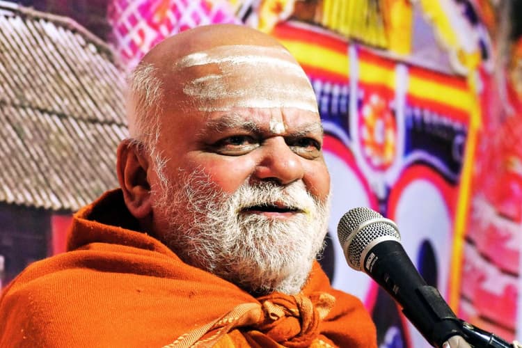 गंगासागर में शंकराचार्य निश्चलानंद : हिंदू सुरक्षित रहेंगे, तभी विश्व बचेगा, बांग्लादेश हिंसा पर भारत के मुसलमानों की चुप्पी पर उठाये सवाल