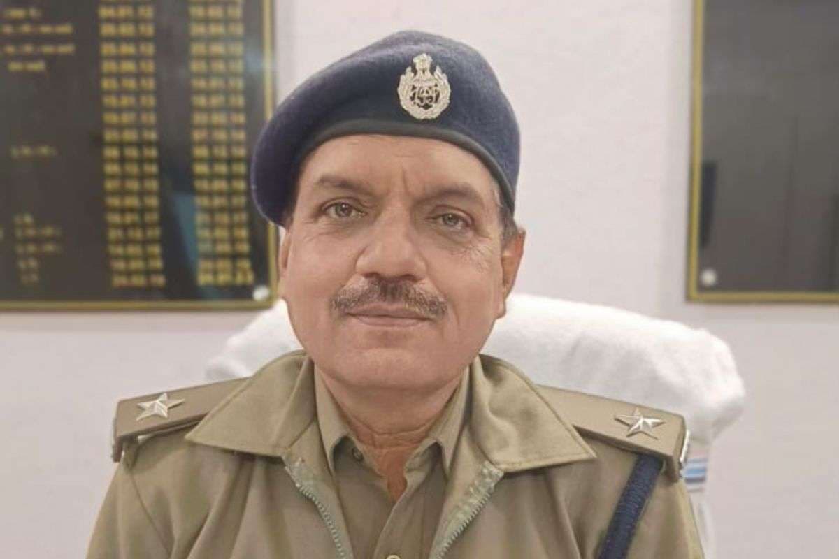 सोमा मुंडा हत्याकांड में बड़ा एक्शन! सदर थाना प्रभारी सस्पेंड, नये थानेदार ने संभाला मोर्चा सोमा मुंडा हत्याकांड में बड़ा एक्शन! सदर थाना प्रभारी सस्पेंड, नये थानेदार ने संभाला मोर्चा