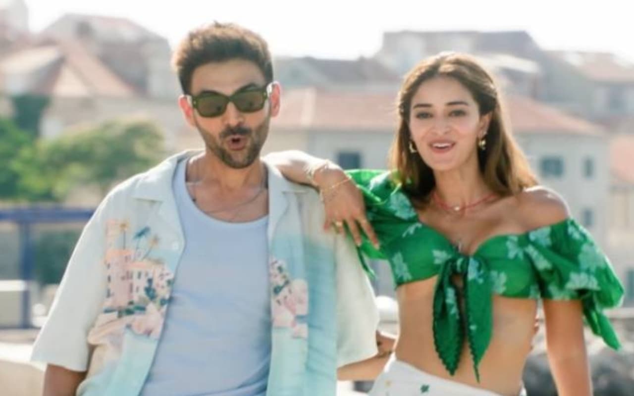 Tu Meri Main Tera Main Tera Tu Meri Lifetime Collection: फ्लॉप हुई कार्तिक आर्यन की फिल्म, मूवी का बजट 90 करोड़, कमाए सिर्फ इतने करोड़ Tu Meri Main Tera Main Tera Tu Meri Lifetime Collection: फ्लॉप हुई कार्तिक आर्यन की फिल्म, मूवी का बजट 90 करोड़, कमाए सिर्फ इतने करोड़