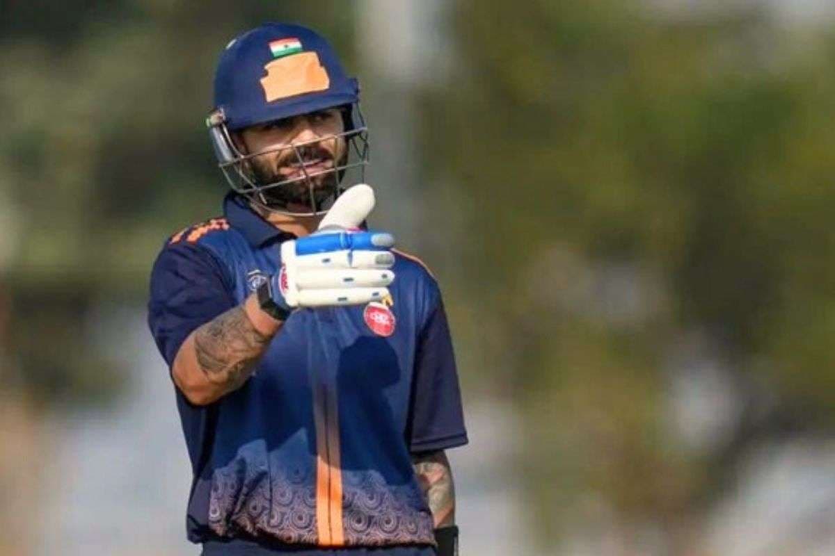 Vijay Hazare Trophy: क्या रेलवे के खिलाफ नहीं खेलेंगे विराट कोहली? दिल्ली के कोच ने दिया बड़ा बयान Vijay Hazare Trophy: क्या रेलवे के खिलाफ नहीं खेलेंगे विराट कोहली? दिल्ली के कोच ने दिया बड़ा बयान