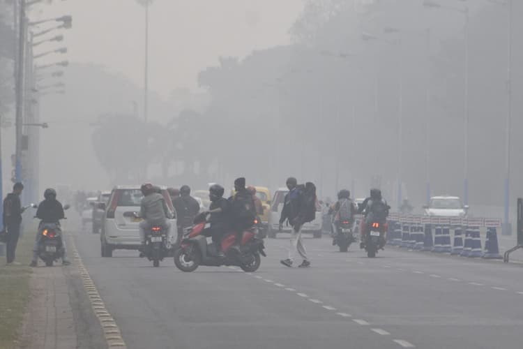 ठिठुर रहा कोलकाता, बंगाल में अभी और बढ़ेगी ठंड