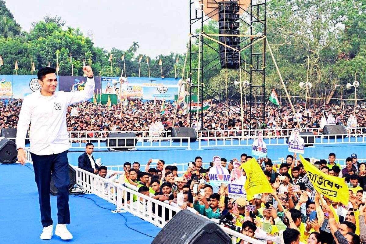 ‘किराये’ के चॉपर से रामपुरहाट पहुंचे टीएमसी नेता अभिषेक बनर्जी, भाजपा पर बोला हमला