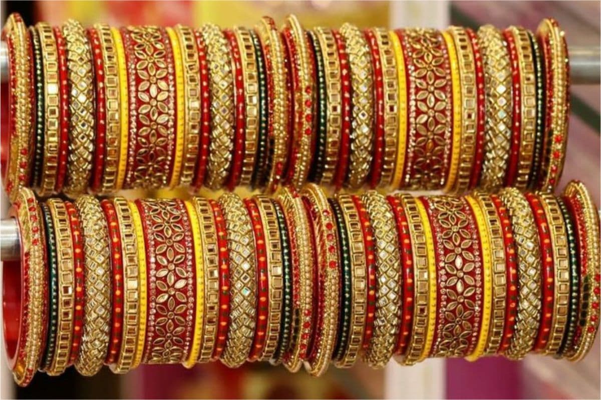 Yellow and Red Glass Bangles:हाथों की खूबसूरती में चार चांद लगा देंगी ये लाल-पीली कांच की चूड़ियां