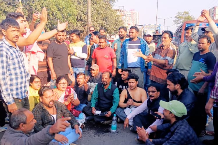 आसनसोल में एसआईआर हियरिंग के दौरान भाजपा-तृणमूल में मारपीट, रोड जाम