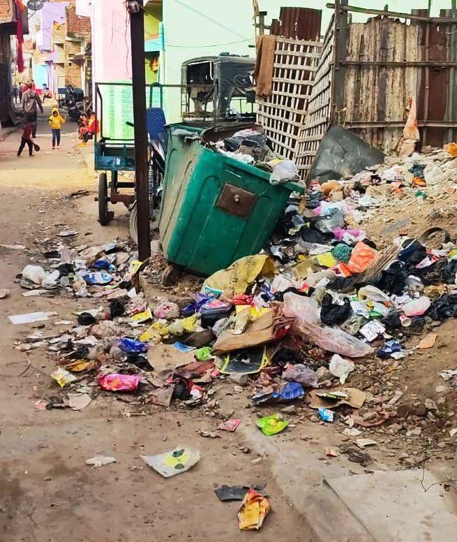 Bhagalpur news सफाई कर्मियों की हड़ताल से सफाई व्यवस्था चरमरायी