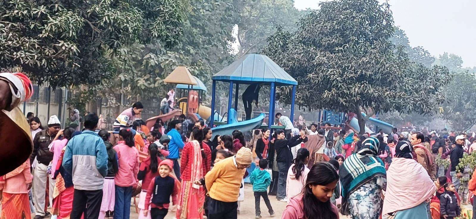 सुबह कंपकपाती ठंड व दिन में खिली धूप के बीच मुंगेरवासियों ने किया नववर्ष का स्वागत