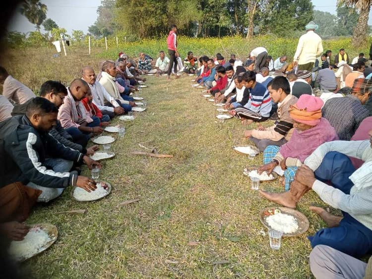 जगह-जगह लोगों ने पिकनिक का उठाया आनंद