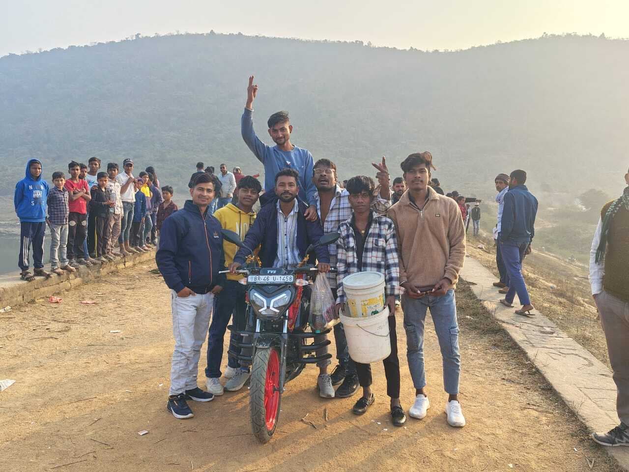 कड़ाके की ठंड में भी कैलाश डैम रहा गुलजार