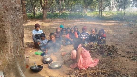 हनवारा में गेरूआ नदी तट पर नववर्ष का उत्साहपूर्ण स्वागत