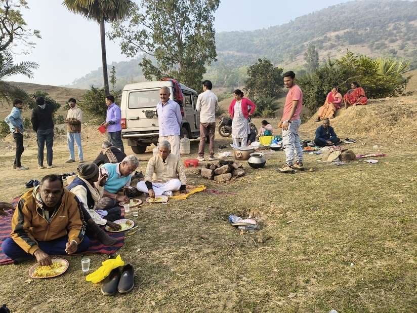 बेजन पहाड़ी पर एटक यूनियन के नेताओं ने मनाया नववर्ष का जश्न