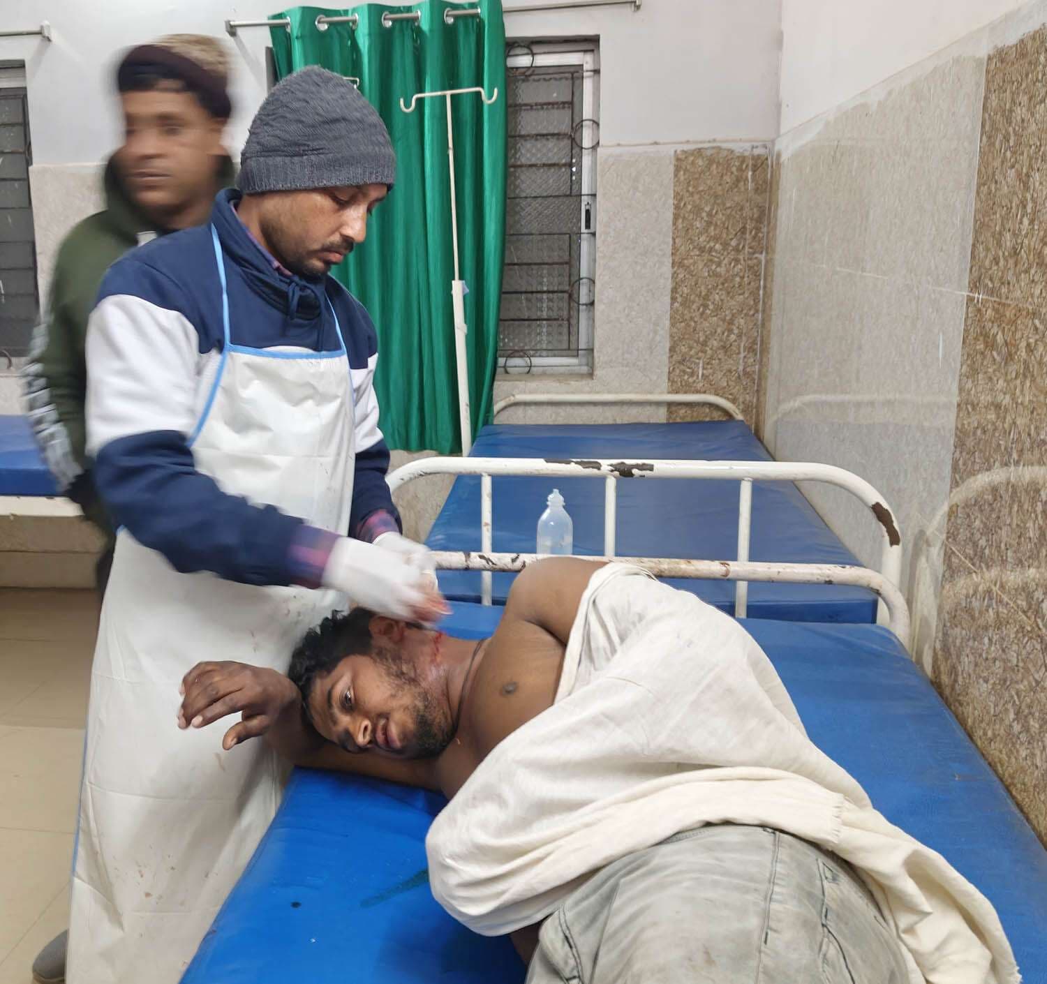 कर्ज का रुपया मांगने पर चाकू से मार कर किया घायल, रेफर