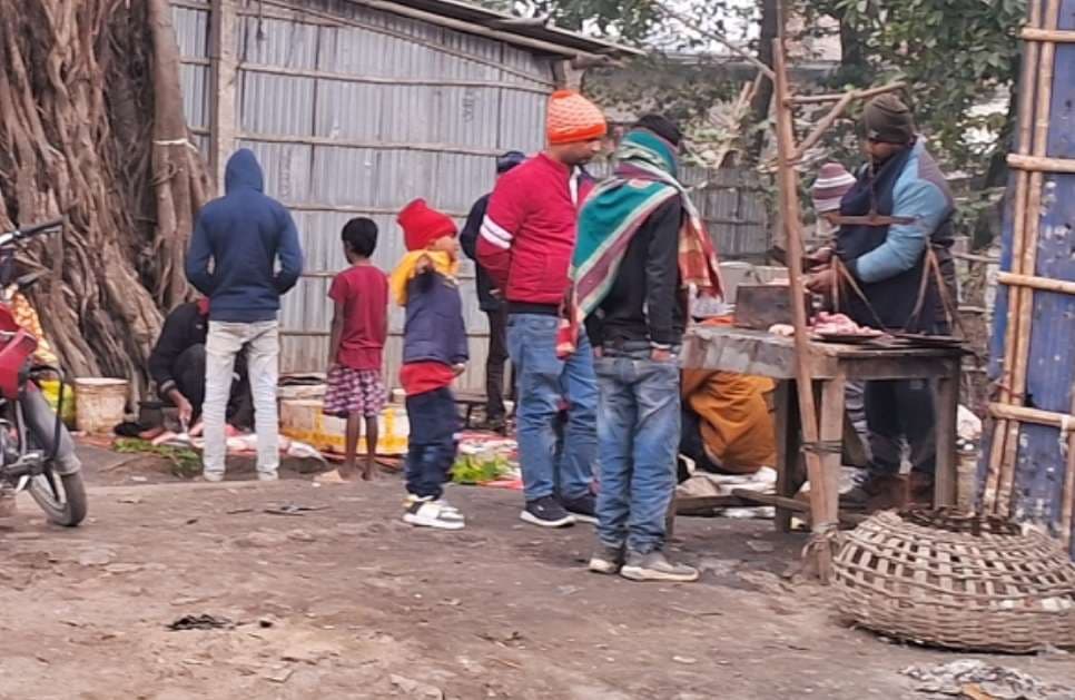 सड़कों पर सजने लगी दुकानें, एसडीओ बोले- नगर परिषद करेगी जुर्माना