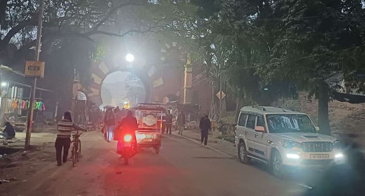 धुंध व शीतलहर से जनजीवन प्रभावित, न्यूनतम पारा सात डिग्री सेल्सियस
