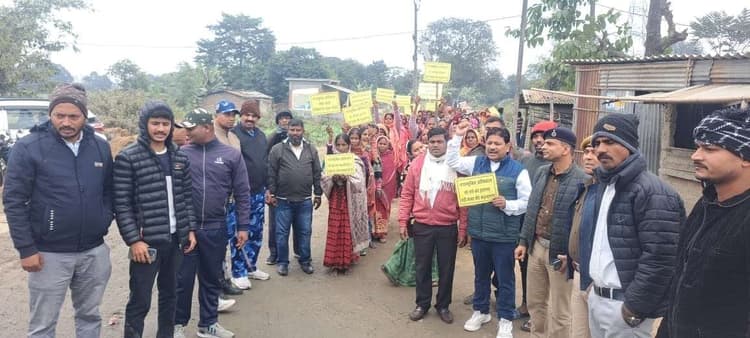 नशा के खिलाफ महिलाओं ने खोला मोर्चा