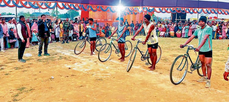 Seraikela Kharsawan News : साइकिल रेस में जे मुंडारी प्रथम और जंबिरा द्वितीय