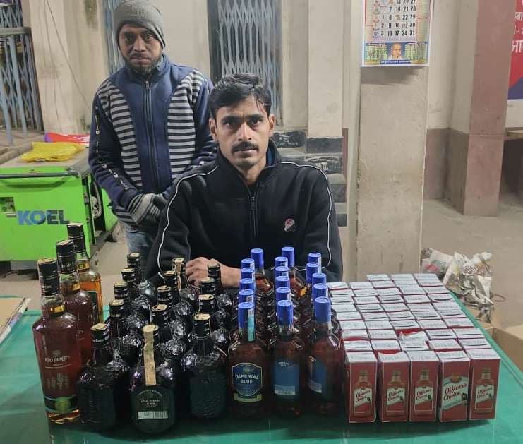 27 लीटर विदेशी शराब के साथ तस्कर गिरफ्तार