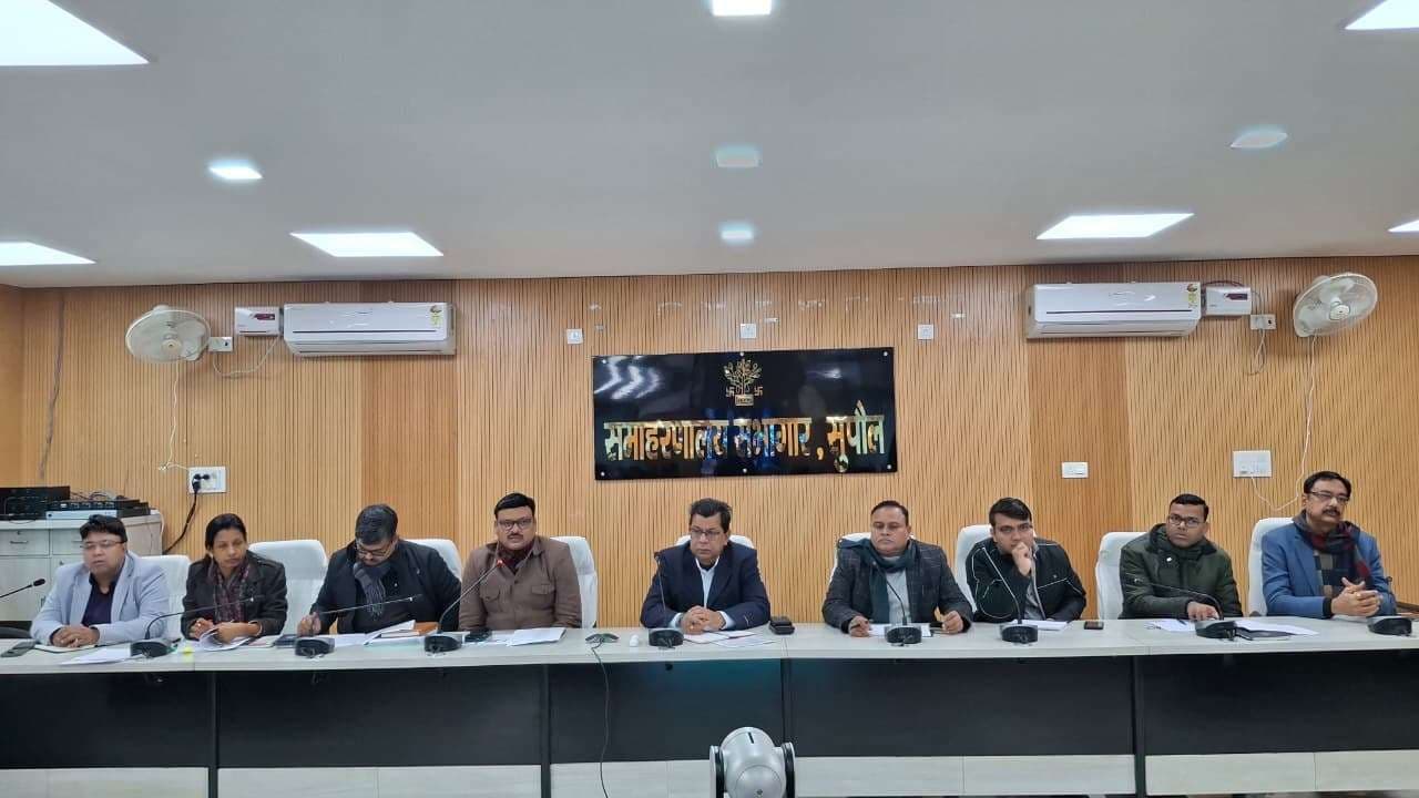 आपसी समन्वय के साथ आमजन तक पहुंचाएं सरकारी योजना का लाभ : प्रभारी डीएम