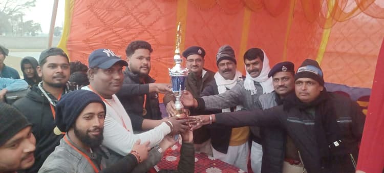 पुलिस-पब्लिक मैत्री क्रिकेट मैच में पब्लिक एकादश की शानदार जीत