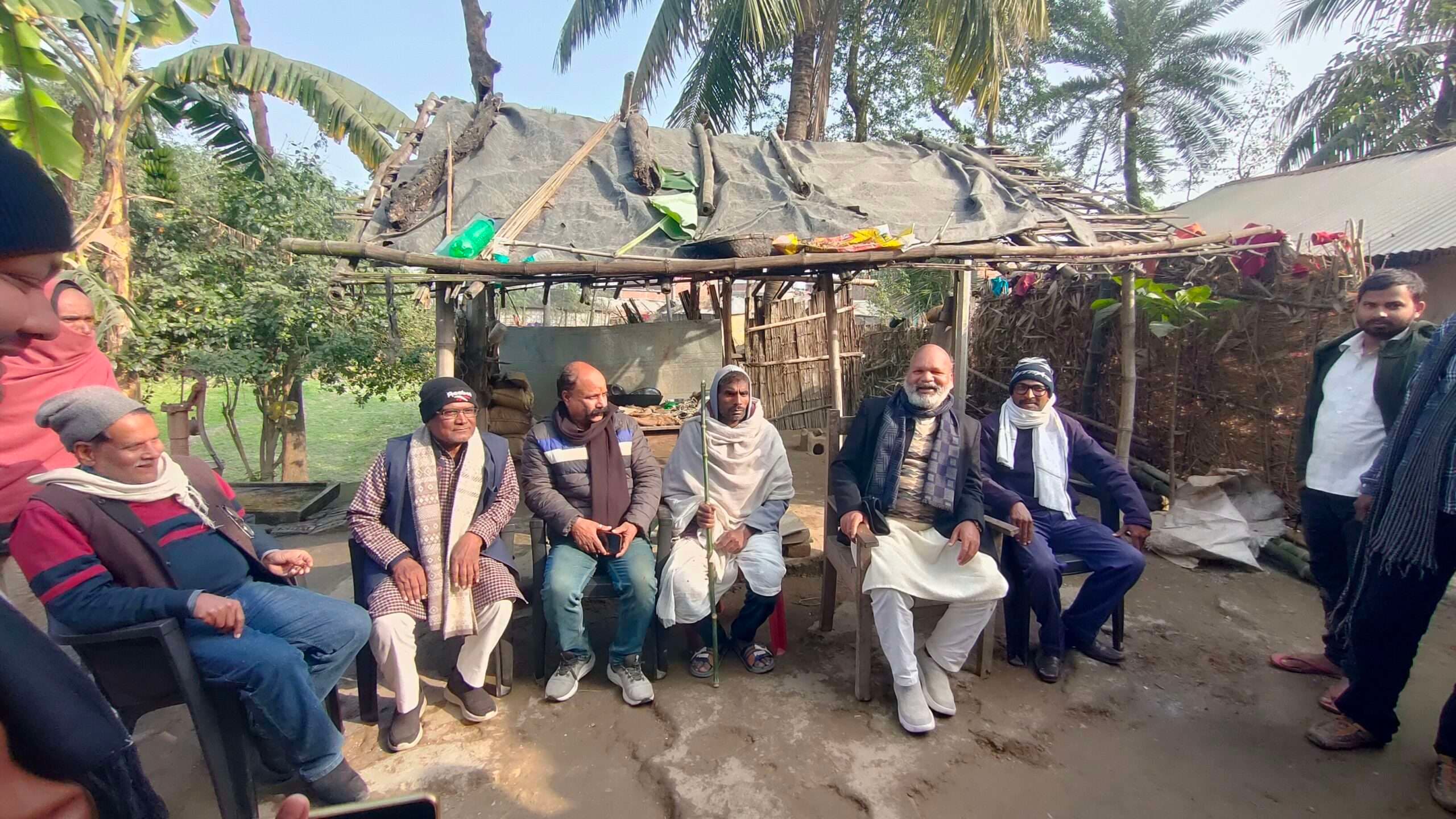 बनमा ईटहरी पहुंचे विधायक, शोकाकुल परिवारों को बंधाया ढांढस