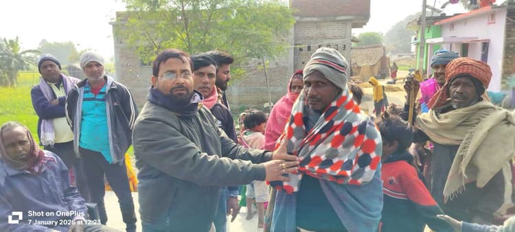 सीआरपीएफ जवान ने अपने पंचायत के असहायों के बीच बांटा कंबल