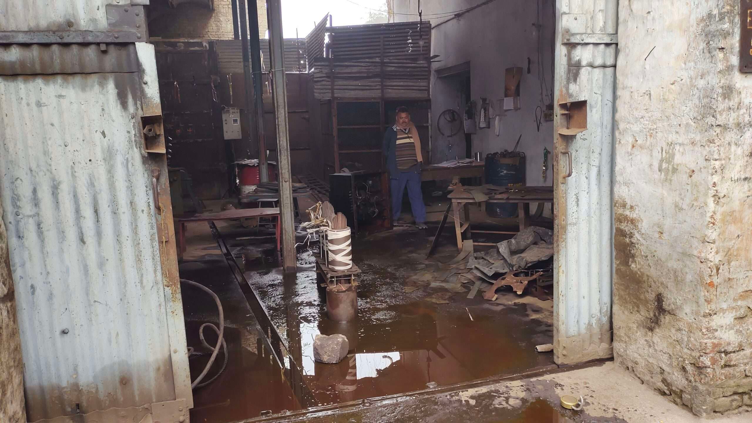 Giridih News :हथियारबंद अपराधियों ने सुरक्षा प्रहरियों को बंधक बना की लूटपाट