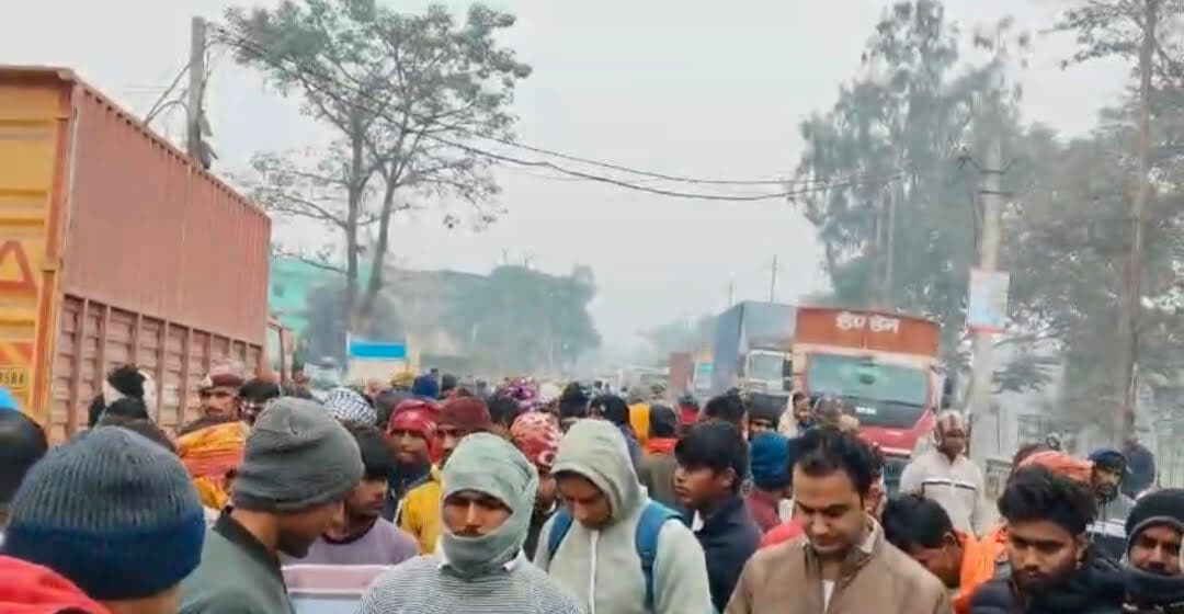 अज्ञात वाहन ने बाइक सवार प्रधानाचार्य को रौंदा, मौत